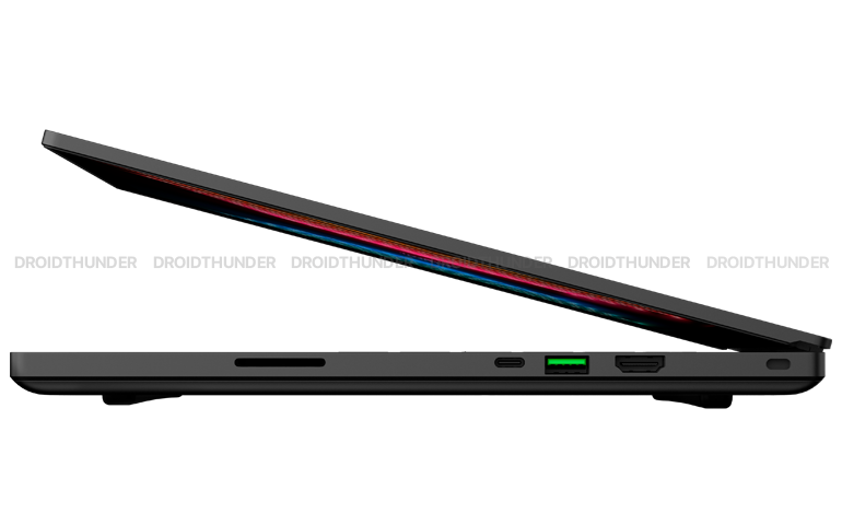 Razer Blade 15 Advanced Late 2021 Lid Opening Right